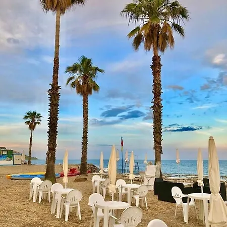 Elegante Lungomare Con Piscina Appartement