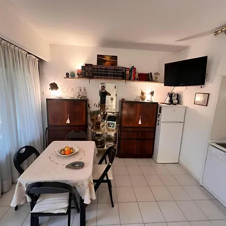 Elegante Lungomare Con Piscina Lägenhet Sanremo