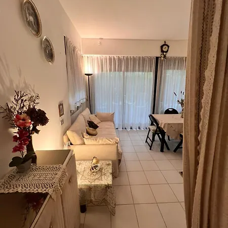 Elegante Lungomare Con Piscina Lägenhet *