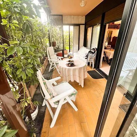 Lägenhet Elegante Lungomare Con Piscina